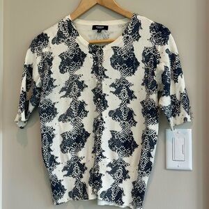 Very pretty Cardigan in White and Gray